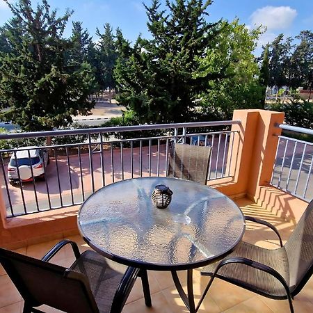 Holiday In Paphos, Prime Location Resort Pools, Jacuzzis, Harbor & 300M To The Beach Exterior foto